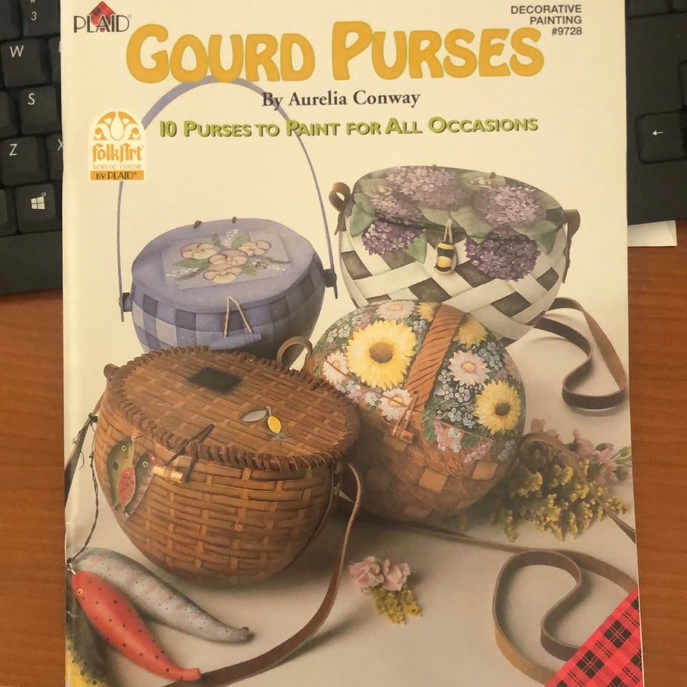 How to make decorative gourd purses  Awesome book contains all 10 patterns